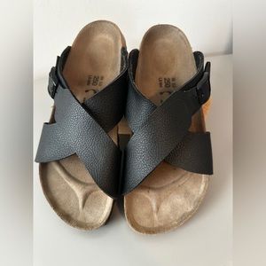 Birkenstock’s Birki’s Crossover Black Leather Sandal Size L8 or M6 or Euro 39